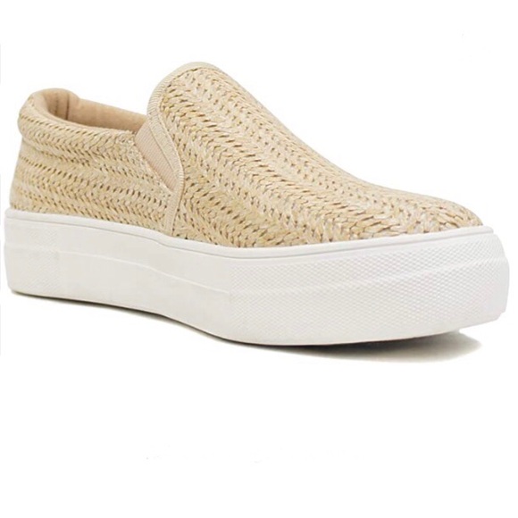 Woman’s Slip On Sneaker By SODA TOPSHOE Size 7 NWT - Picture 6 of 10